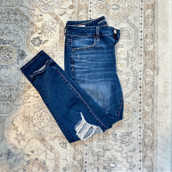 American Eagle Distressed Skinny Jeans - Picture 3 of 4